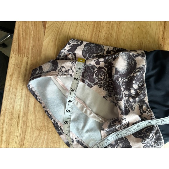 Oiselle Women's Running Shorts – Size 10 – EUC – Floral Print - Picture 6 of 9